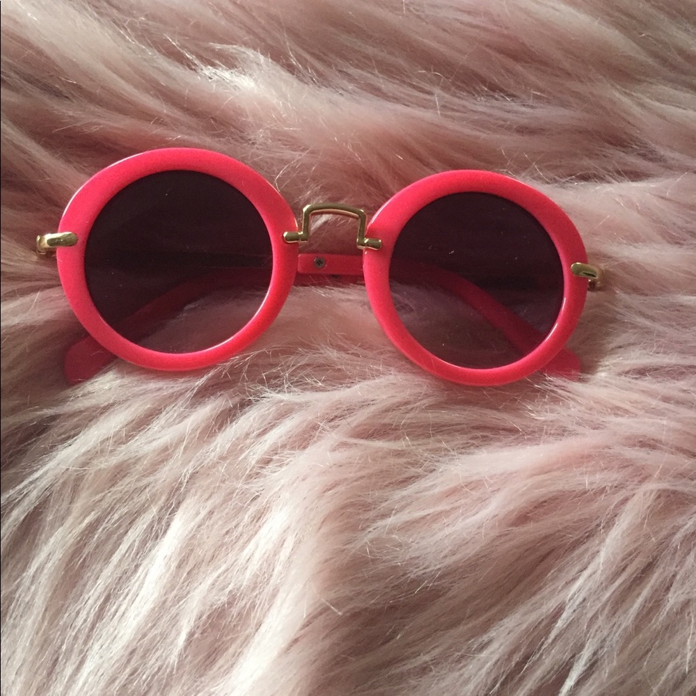Children’s Sunglasses Trio - Picture 2 of 4
